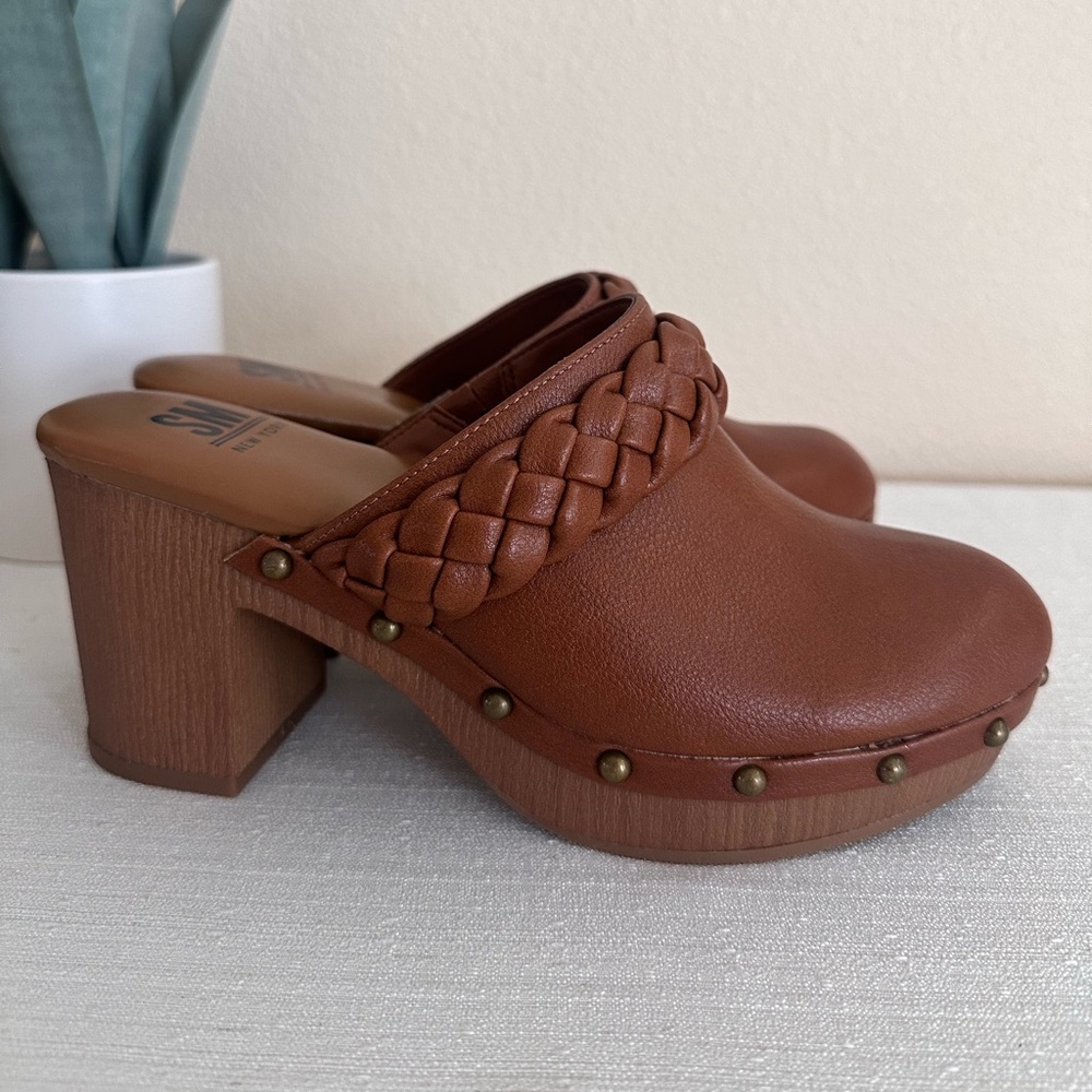 SM NY Clara Brown Faux Leather Braided Strap Studded Heeled Mules Women’s 7M